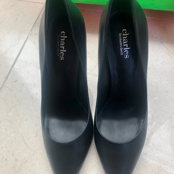 Charles by Charles David Pac Pump. - Picture 2 of 8